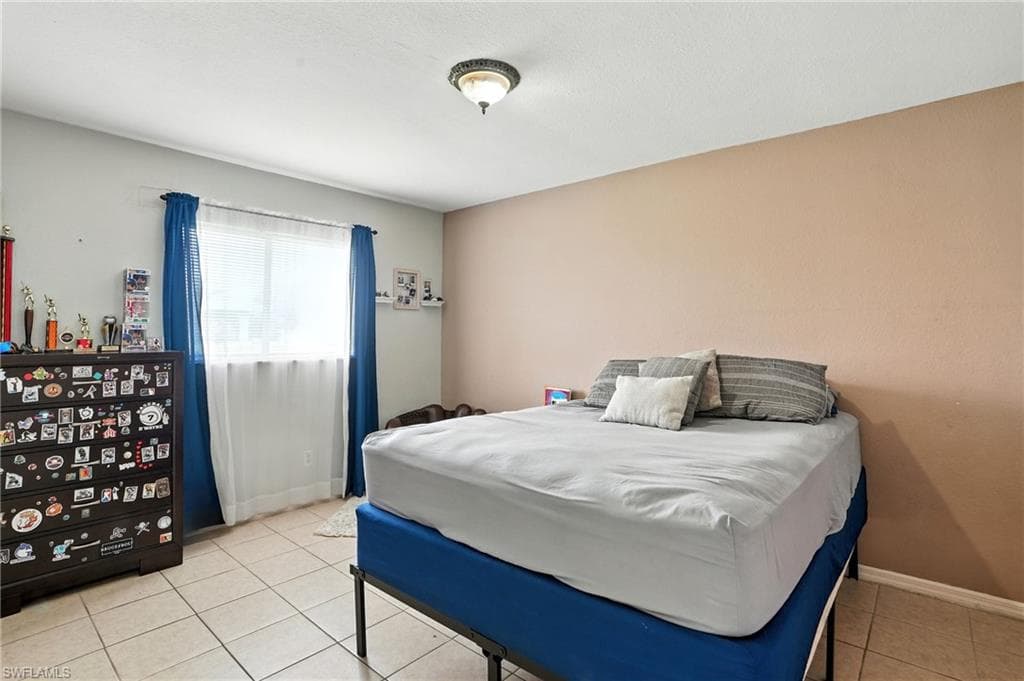 3741 Santa Barbara Blvd, Cape Coral, FL 33914-12