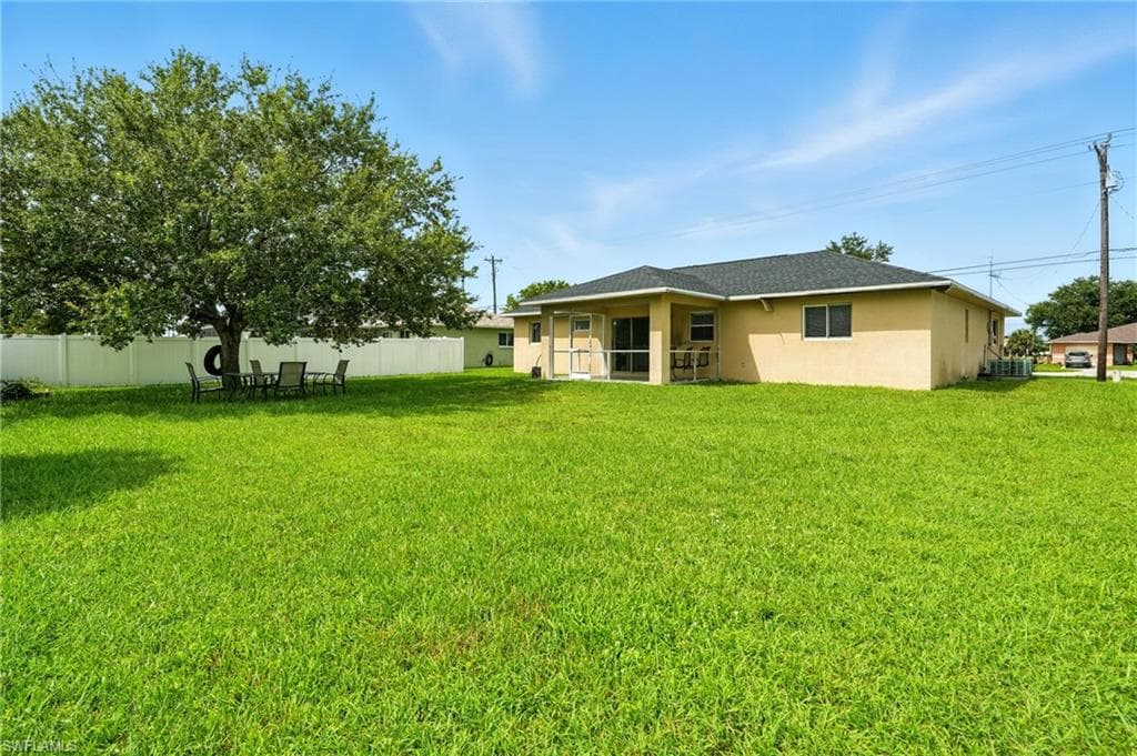 3741 Santa Barbara Blvd, Cape Coral, FL 33914-17