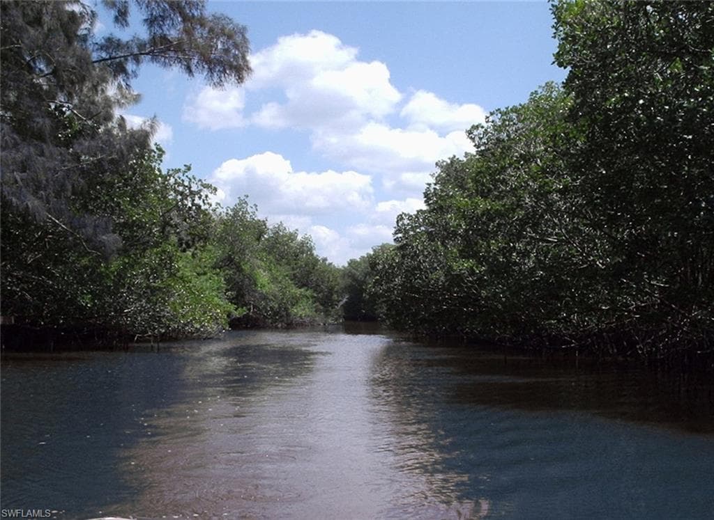 12 Half Way Island, Everglades City, FL 34139-1