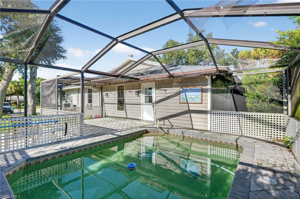 2503 5th St, Lehigh Acres, FL 33936-2