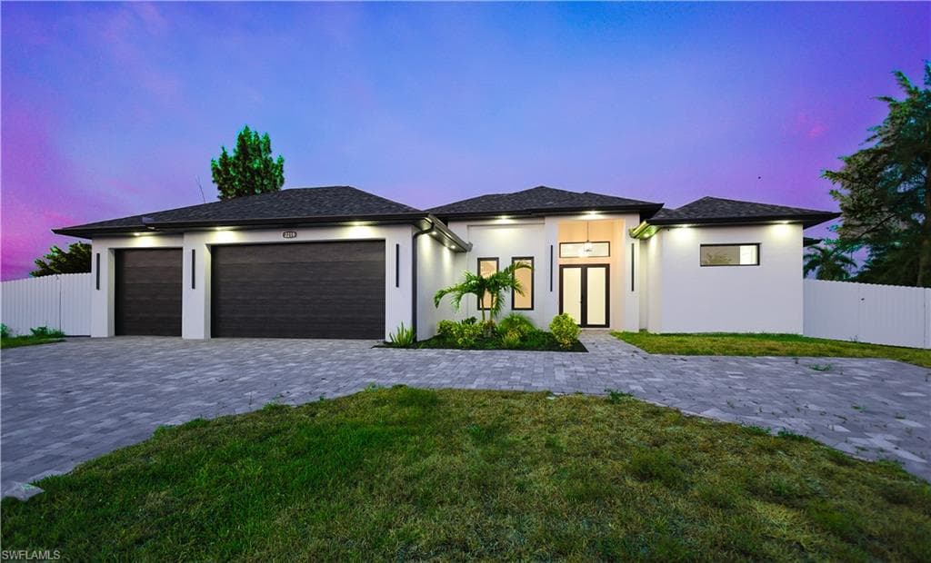 2219 Surfside Blvd, Cape Coral, FL 33991-1