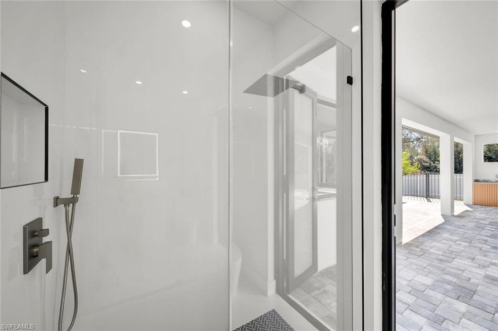 2219 Surfside Blvd, Cape Coral, FL 33991-37