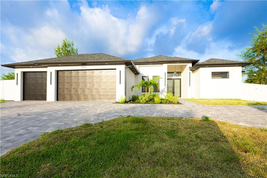 2219 Surfside Blvd, Cape Coral, FL 33991-2