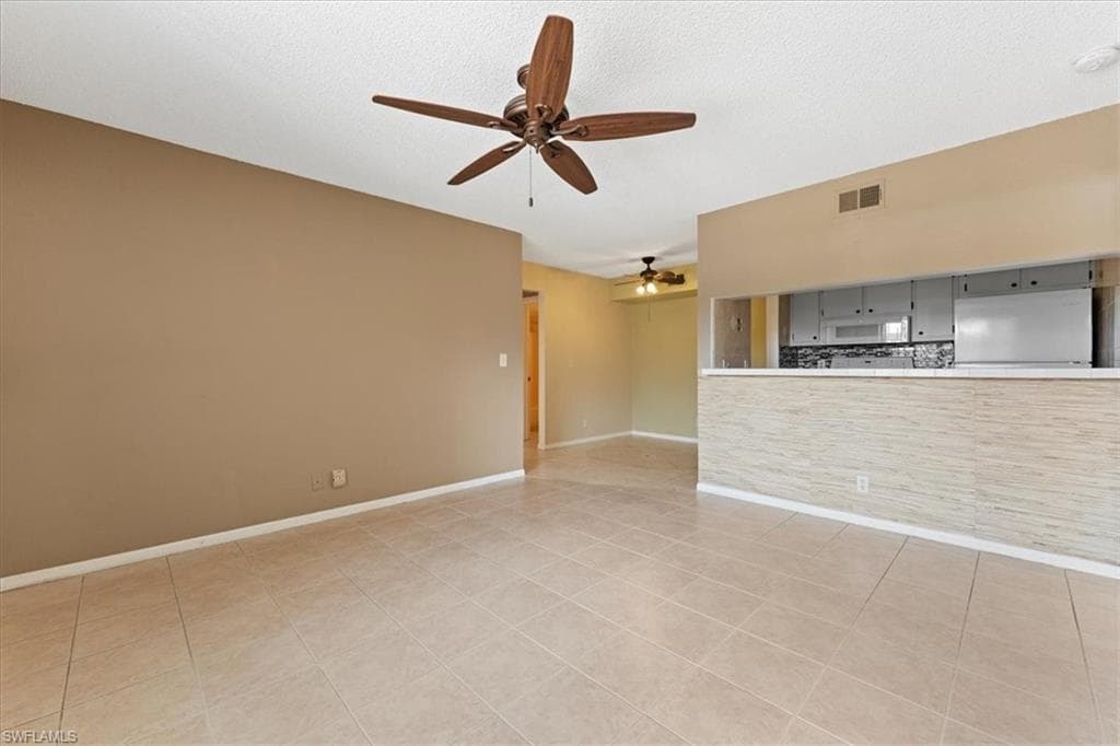 4345 27th Ct SW 204, Naples, FL 34116-8