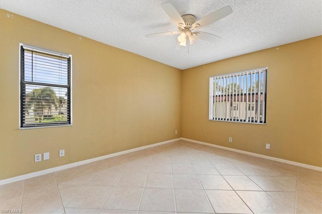 4345 27th Ct SW 204, Naples, FL 34116-12