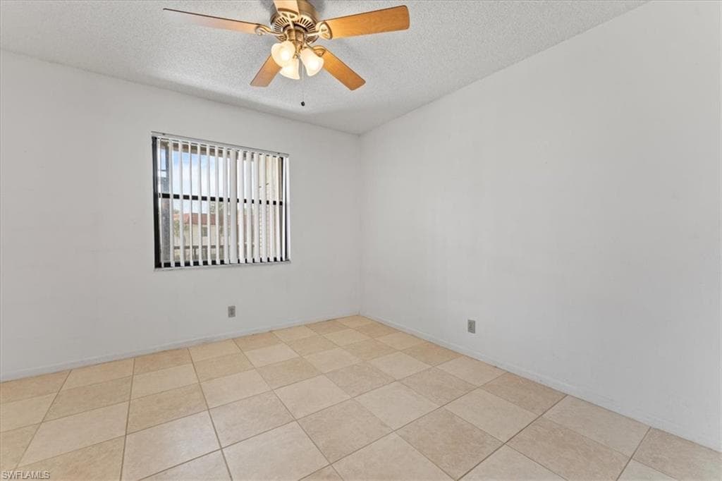 4345 27th Ct SW 204, Naples, FL 34116-14