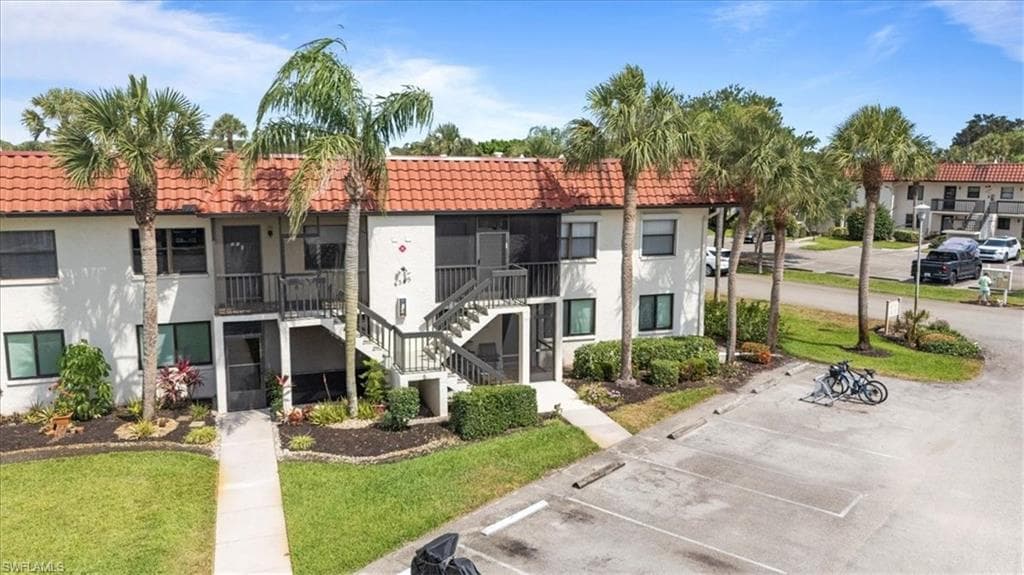 4345 27th Ct SW 204, Naples, FL 34116-2