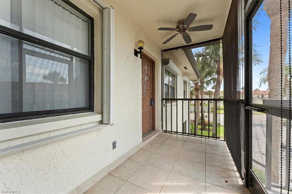 4345 27th Ct SW 204, Naples, FL 34116-3