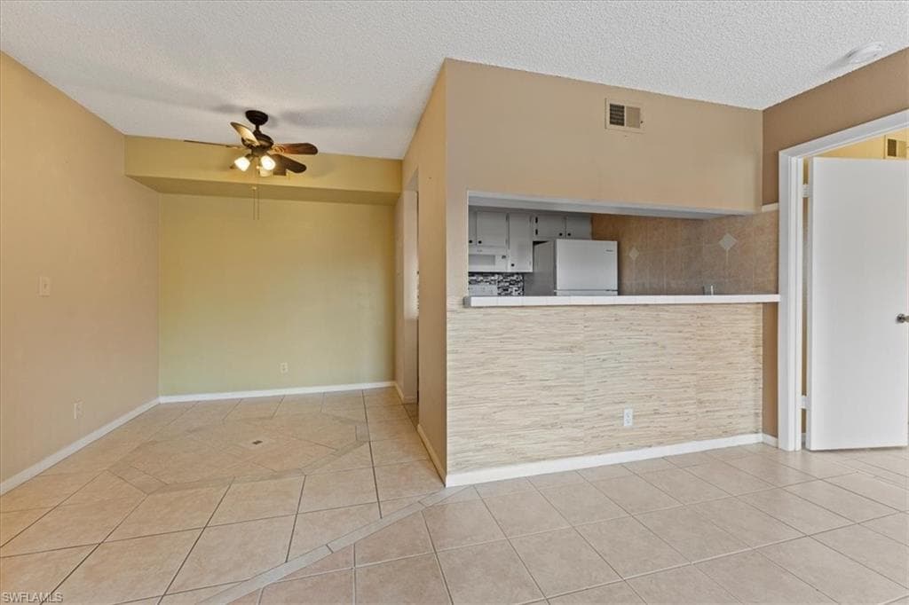 4345 27th Ct SW 204, Naples, FL 34116-6