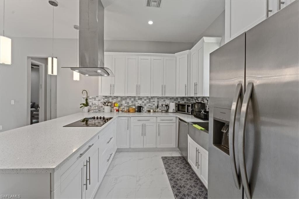 3219 64th Ave NE, Naples, FL 34120-1