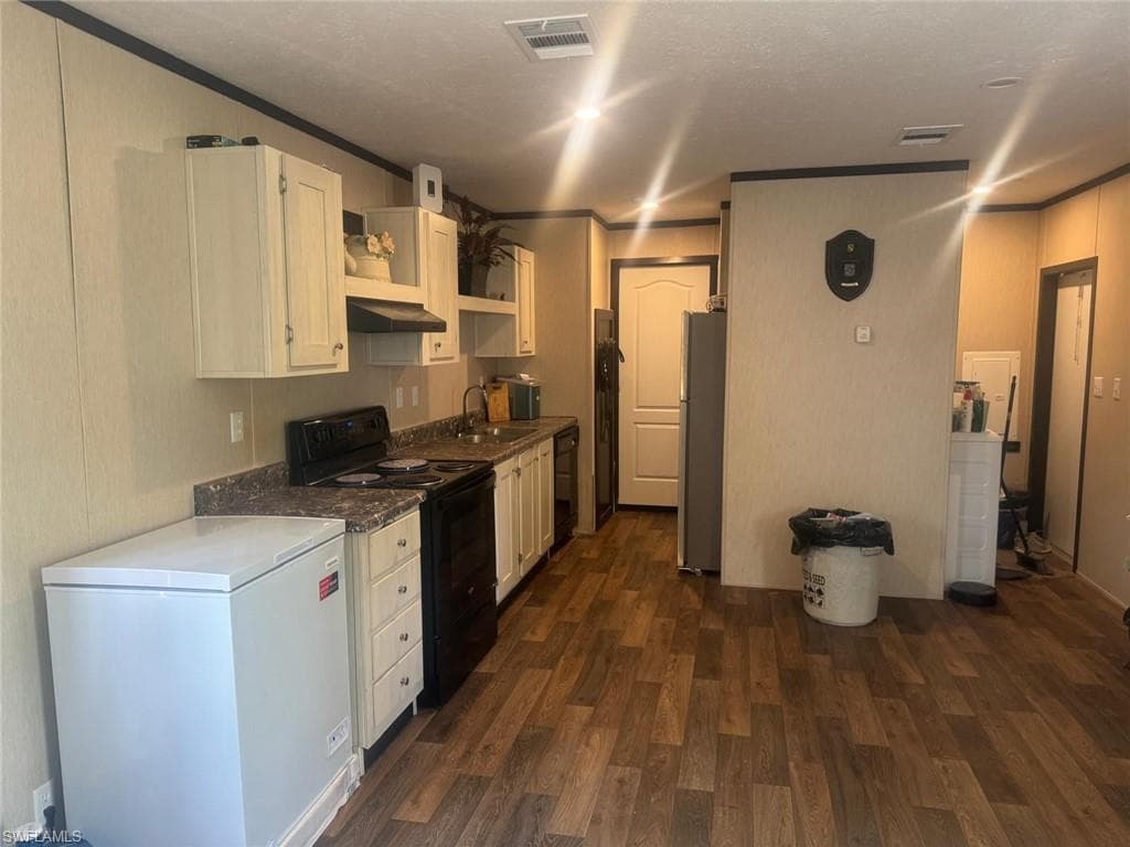 8073 Austrian Blvd, Punta Gorda, FL 33982-9