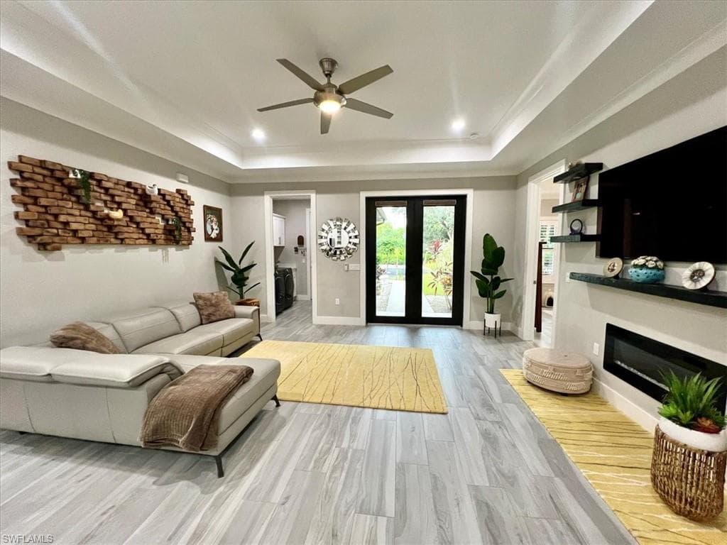 328 16th Ave NW, Naples, FL 34120-10