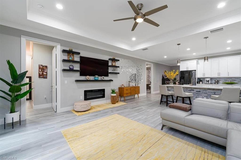 328 16th Ave NW, Naples, FL 34120-12