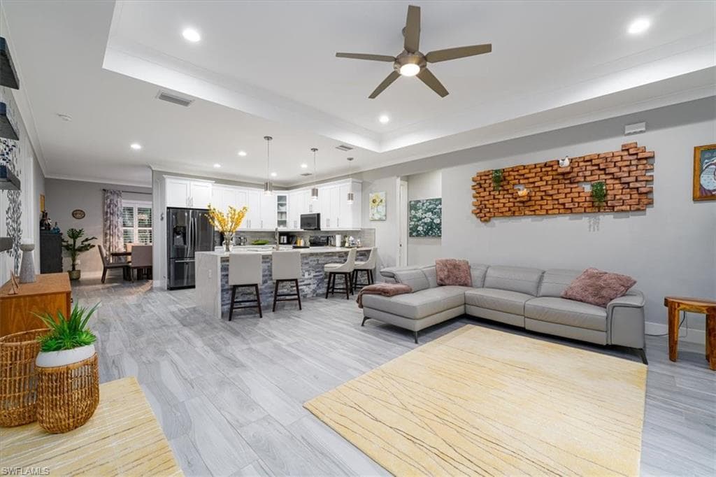328 16th Ave NW, Naples, FL 34120-13