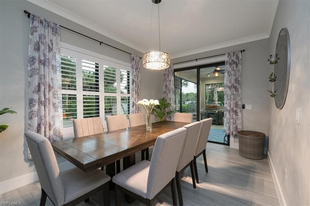 328 16th Ave NW, Naples, FL 34120-18