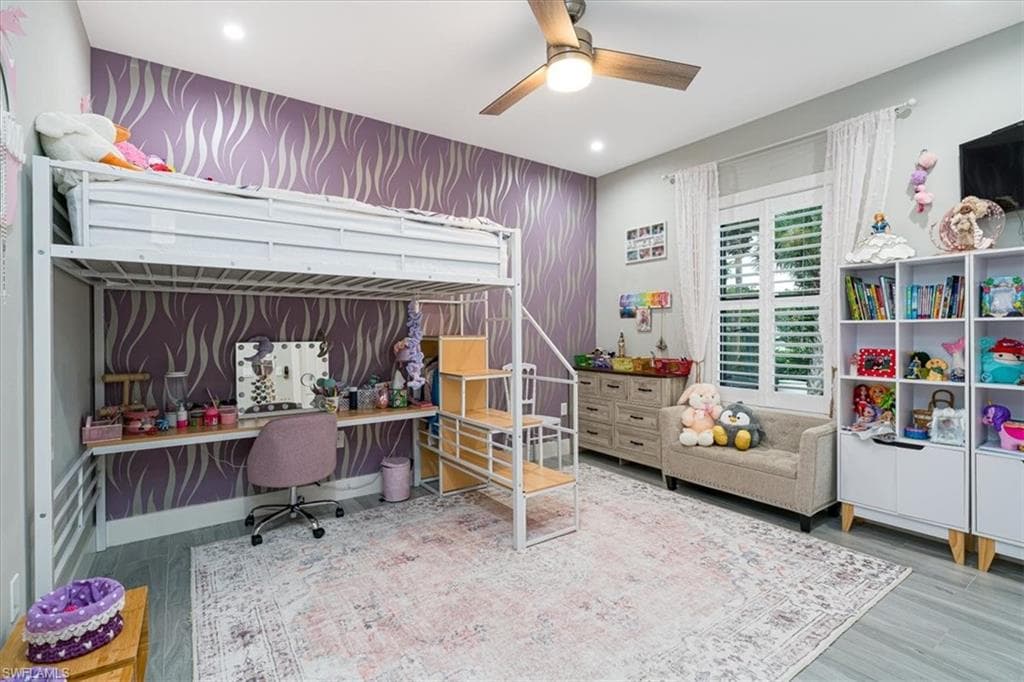328 16th Ave NW, Naples, FL 34120-26
