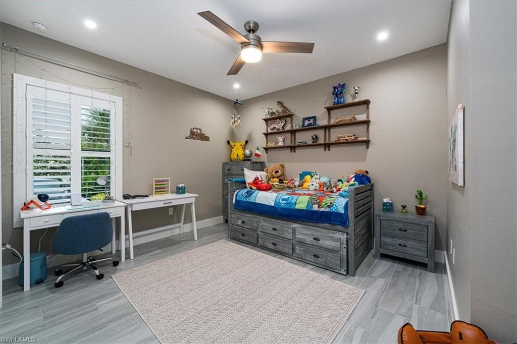 328 16th Ave NW, Naples, FL 34120-28