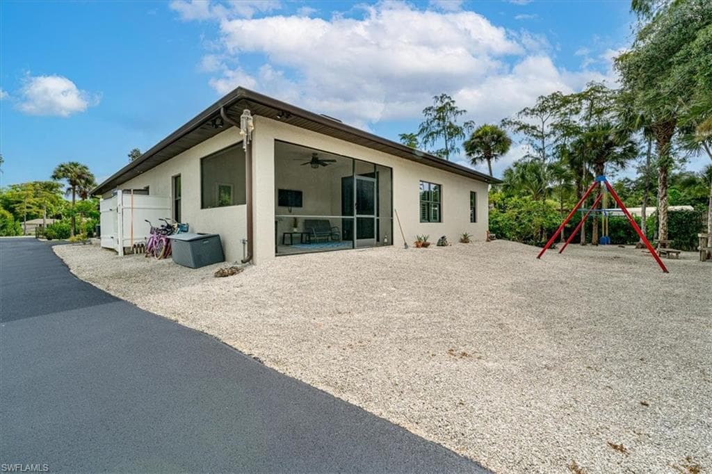 328 16th Ave NW, Naples, FL 34120-34