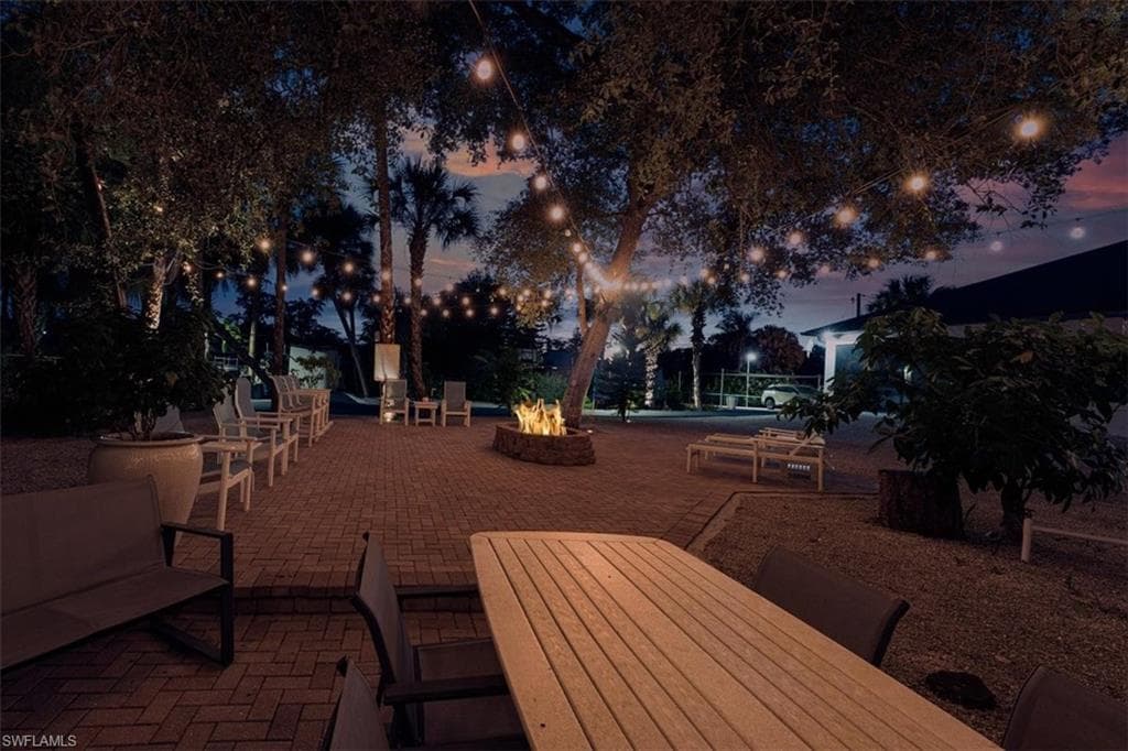 328 16th Ave NW, Naples, FL 34120-38