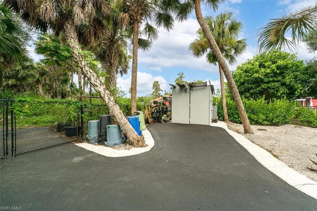 328 16th Ave NW, Naples, FL 34120-41