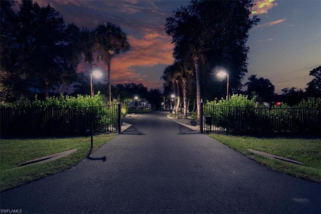 328 16th Ave NW, Naples, FL 34120-45