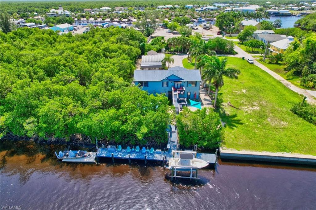 936 Panther Creek Ln, Everglades City, FL 34139-49