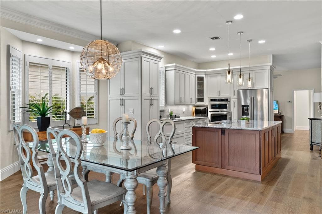 1737 York Island Dr, Naples, FL 34112-15