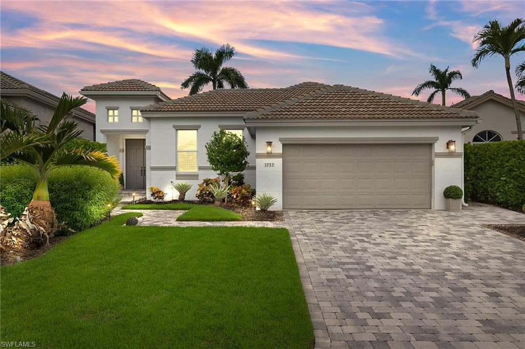 1737 York Island Dr, Naples, FL 34112-1