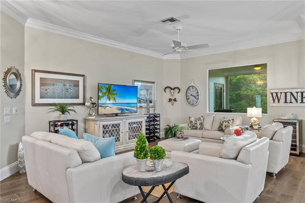 1737 York Island Dr, Naples, FL 34112-3