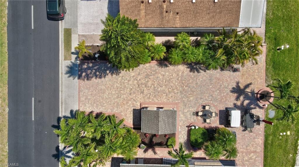 2117 Crystal Lake Dr, Naples, FL 34120-5