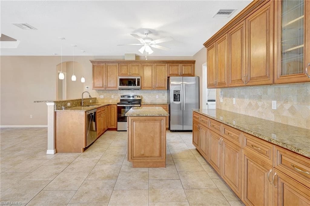 2450 Rio De Janeiro Ave, Punta Gorda, FL 33983-15