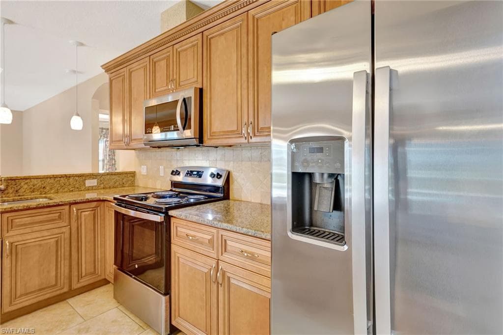 2450 Rio De Janeiro Ave, Punta Gorda, FL 33983-18