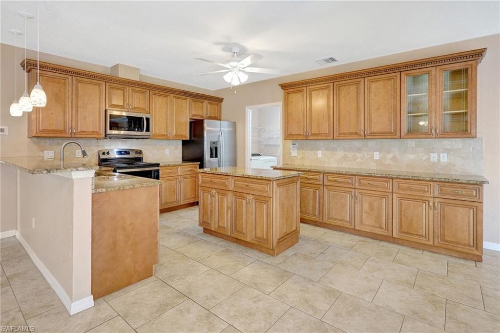 2450 Rio De Janeiro Ave, Punta Gorda, FL 33983-4