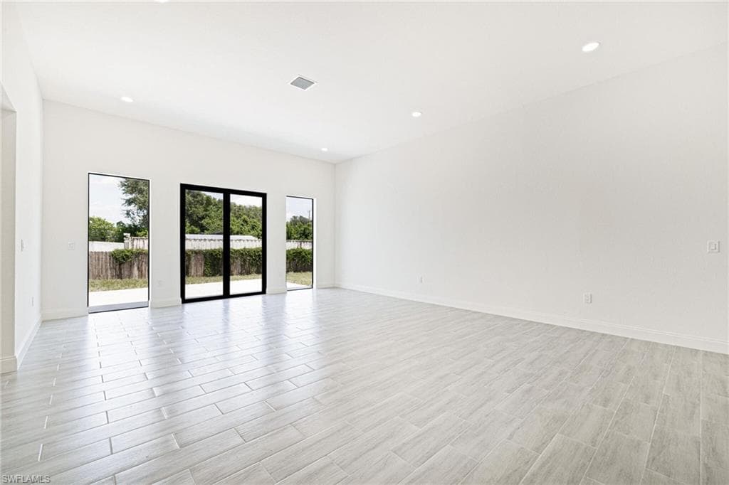 3016 11th St SW, Lehigh Acres, FL 33976-26