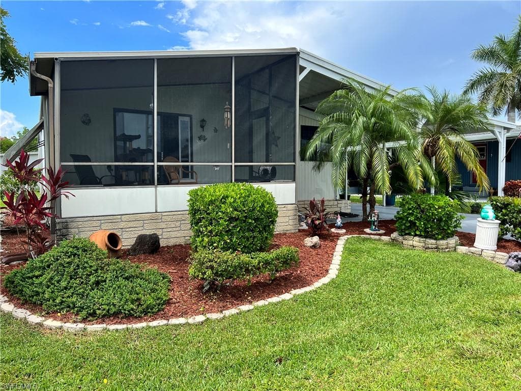 251 Loon Ln, Naples, FL 34114-1