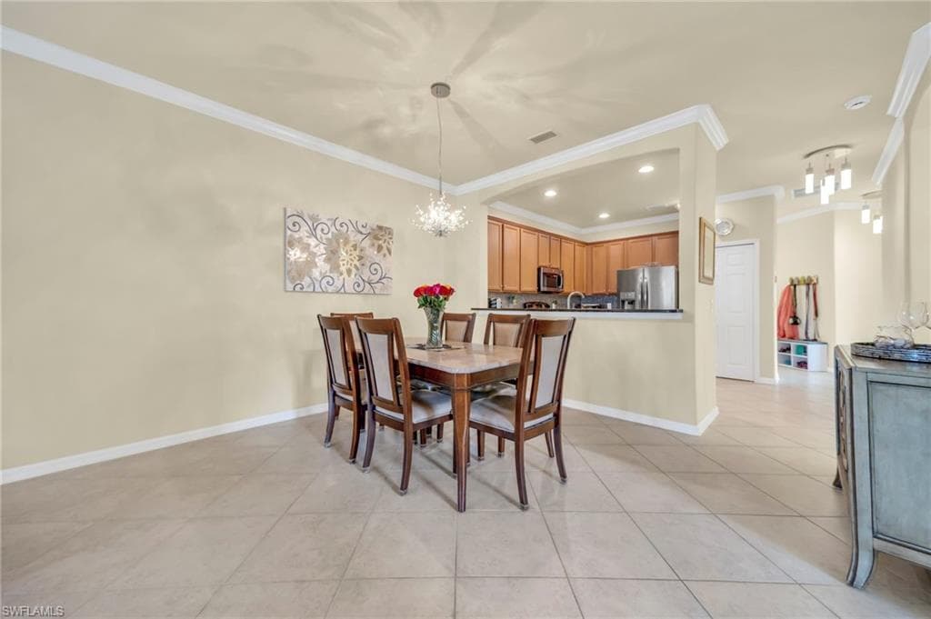 14560 Grapevine Dr, Naples, FL 34114-14
