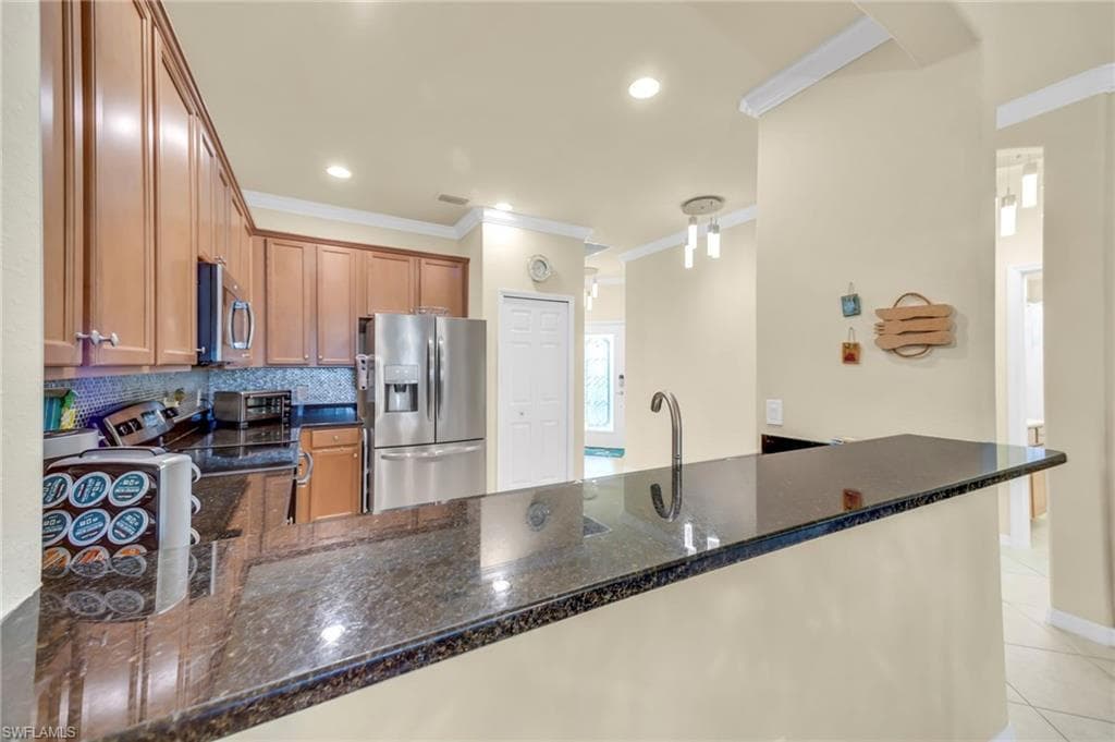 14560 Grapevine Dr, Naples, FL 34114-19