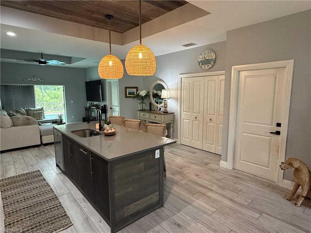 2131 22nd Ave NE, Naples, FL 34120-4