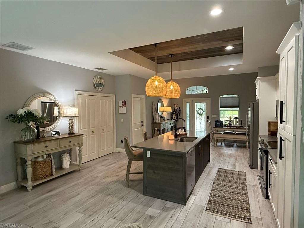 2131 22nd Ave NE, Naples, FL 34120-5