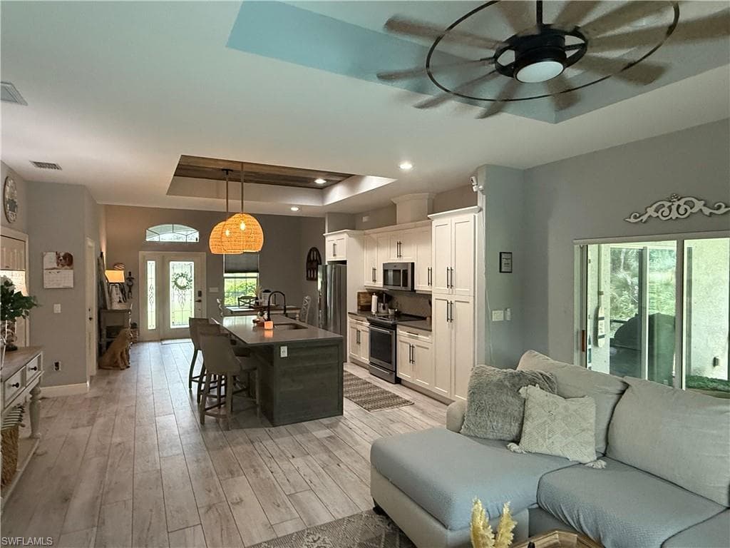 2131 22nd Ave NE, Naples, FL 34120-6