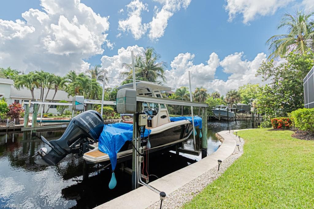 27151 Mora Rd, Bonita Springs, FL 34135-9