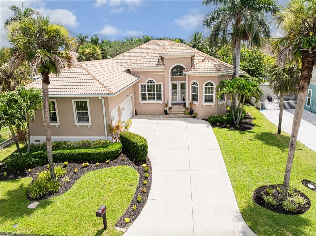 27151 Mora Rd, Bonita Springs, FL 34135-2