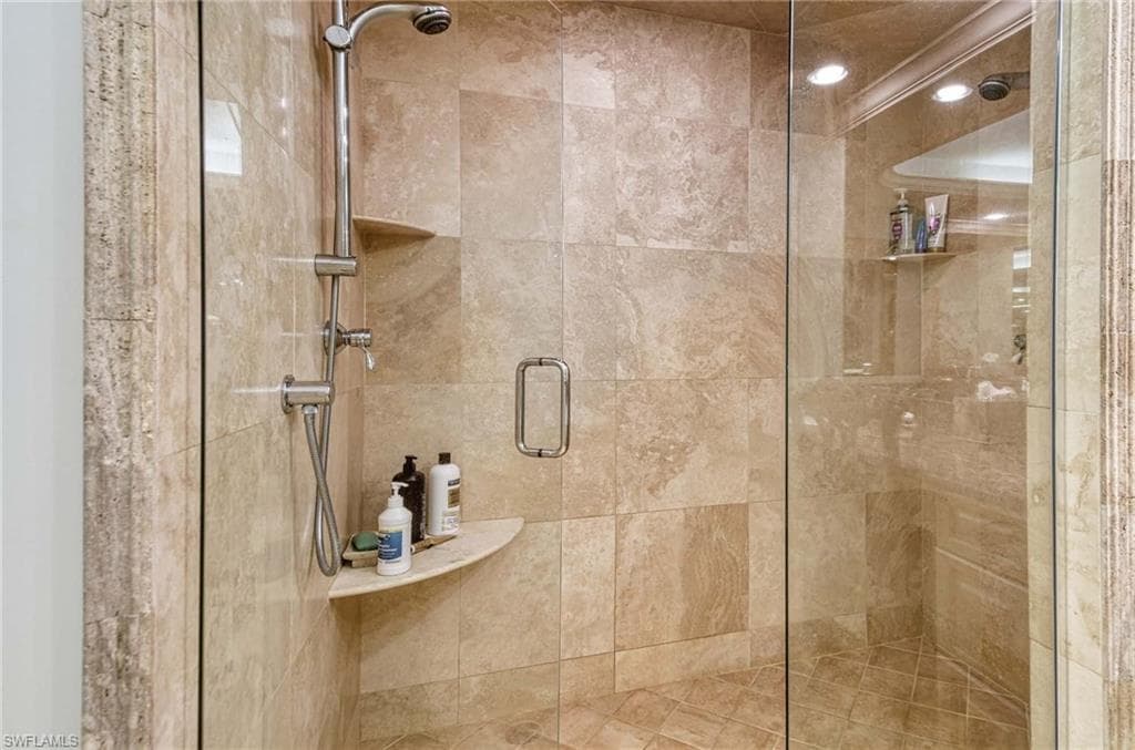 4951 Gulf Shore Blvd N 104, Naples, FL 34103-23