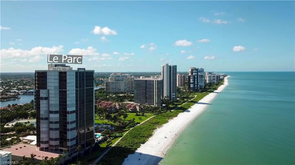 4951 Gulf Shore Blvd N 104, Naples, FL 34103-3