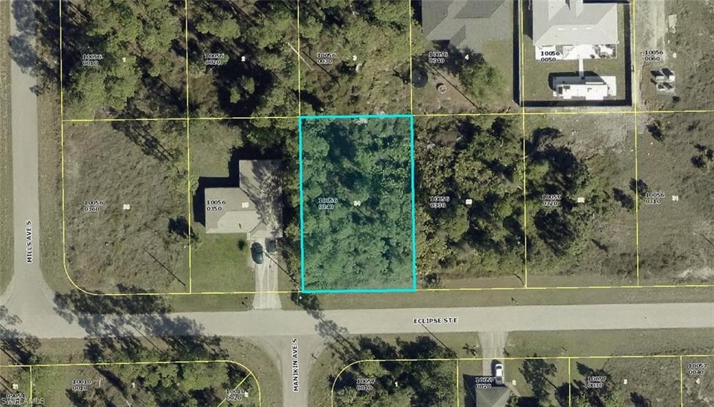 1135 Eclipse St E, Lehigh Acres, FL 33974-2