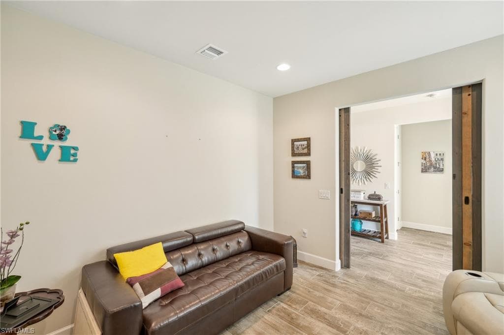 10582 Jackson Square Dr, Estero, FL 33928-33