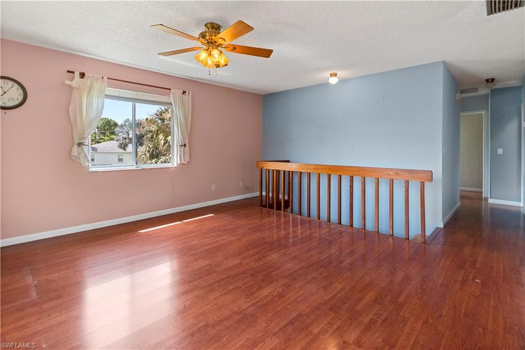 8137 Gull Ln, Fort Myers, FL 33967-9