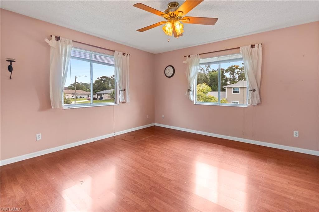 8137 Gull Ln, Fort Myers, FL 33967-10