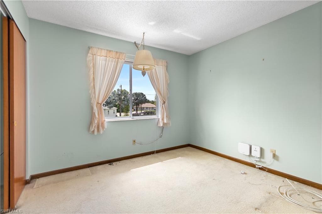 8137 Gull Ln, Fort Myers, FL 33967-17