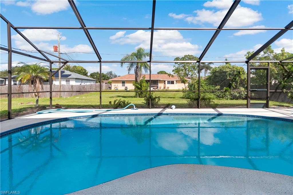 8137 Gull Ln, Fort Myers, FL 33967-3